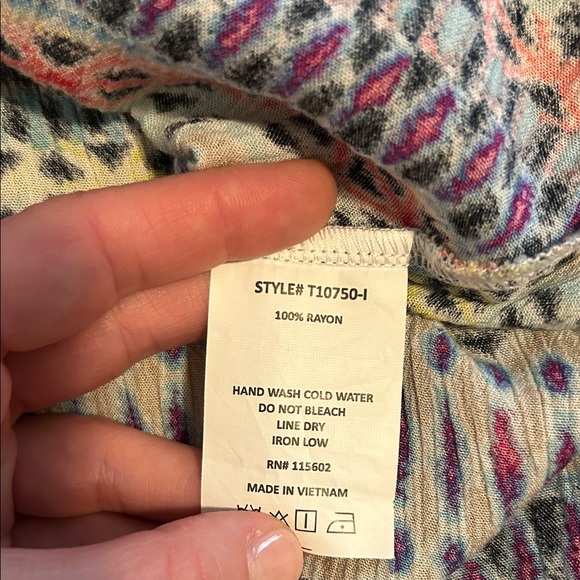 Lush Colorful Top - Picture 6 of 7